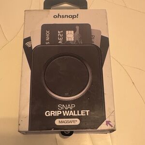 Snap Black Snap Grip Wallet for MagSafe